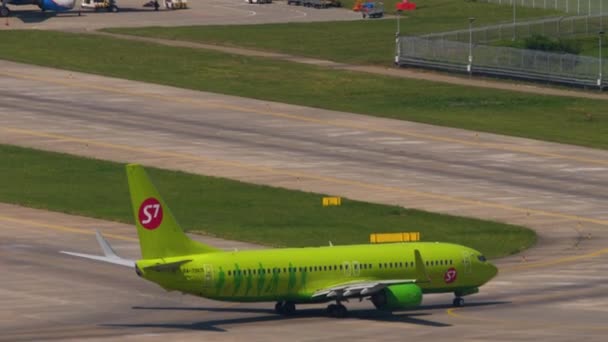 Sochi Russia July 2022 Boeing 737 Airlines Taxiing Landing Sochi — Vídeo de Stock