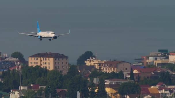 Сочи Россия Июля 2022 Года Коммерческий Самолет Boeing 737 Авиакомпании — стоковое видео