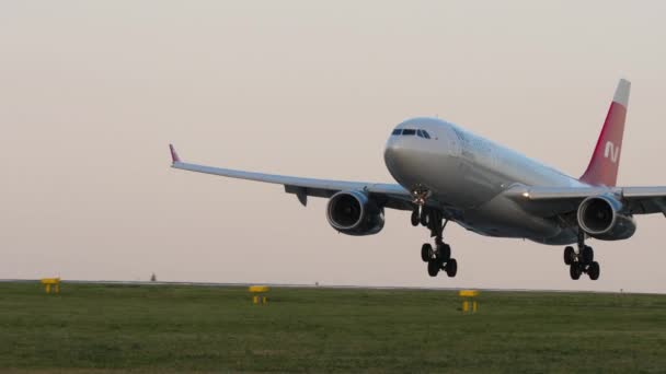 Kazan Russia August 2022 Middle Shot Airbus A330 Nordwind Landing — Video