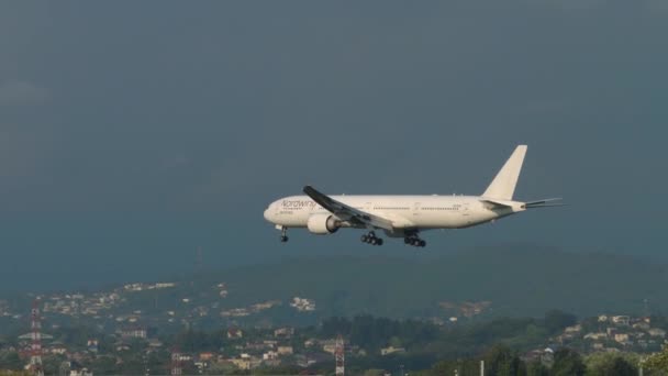 Sochi Russia July 2022 Boeing 777 Nordwind Airlines Landing City — Vídeo de Stock