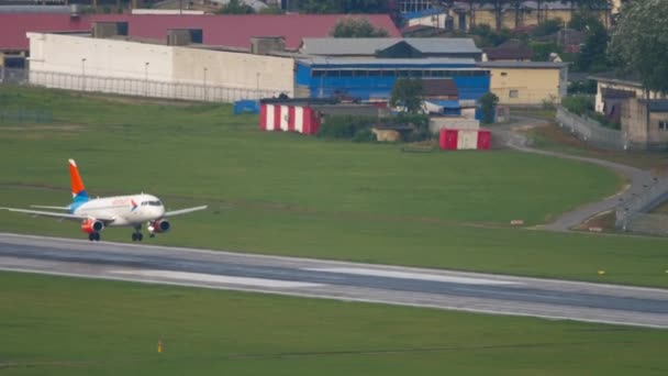 Sochi Russia July 2022 Sukhoi Superjet 100 Azimuth Landing Sochi — Vídeo de stock