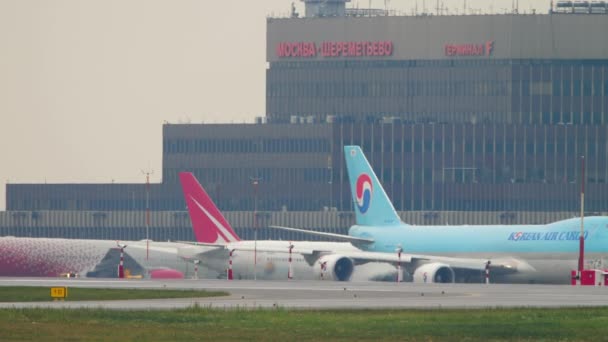 Moscow Russian Fedation July 2021 Boeing 747 Korean Air Cargo — 图库视频影像