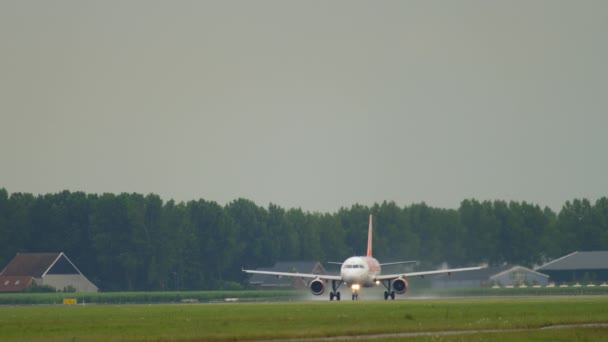 Amsterdam Netherlands July 2017 Airbus A320 Easyjet Takeoff Schiphol Airport — Stockvideo
