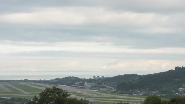 Panoramic View Sochi Airport Time Lapse Shot Aviation Traffic Daylight — Wideo stockowe