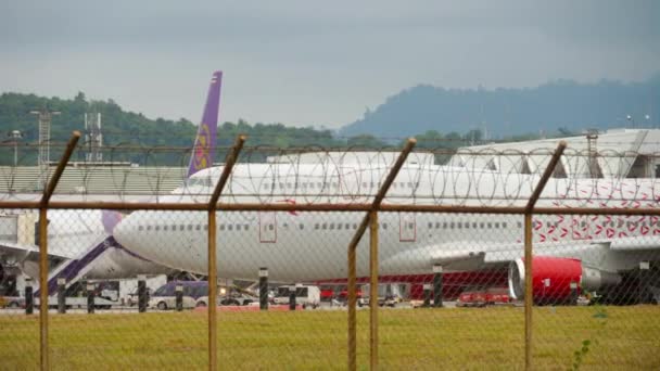 Phuket Thailand November 2017 Boeing 747 Rossiya Taxiing Phuket Airport — Stockvideo