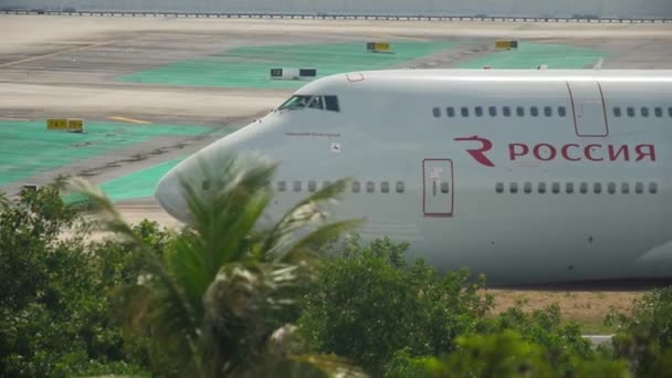 Phuket Thailand November 2016 Rossiya Boeing 747 Xlf Accelerate Departure — Stock video