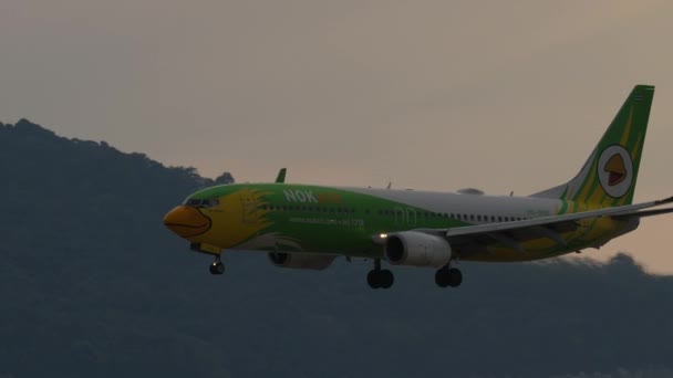 Phuket Thailand November 2019 Side View Boeing 737 Nok Air — Stockvideo