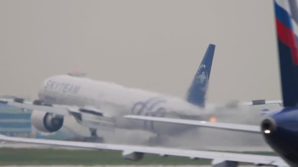 Moscow Russian Federation July 2021 Boeing 777 Skyteam Livery Lands — Video Stock