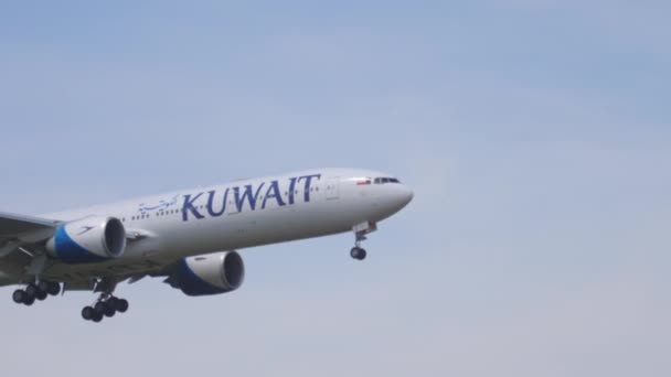 Frankfurt Main Γερμανία Ιουλίου 2017 Boeing 777 369Er Aoc Kuwait — Αρχείο Βίντεο