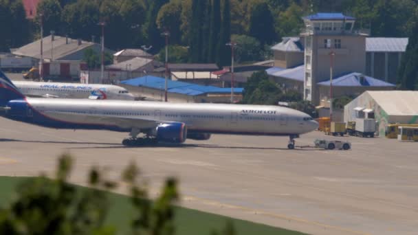 Sochi Russia July 2022 Boeing 777 Aeroflot Airlines Taxiway Sochi — Stockvideo
