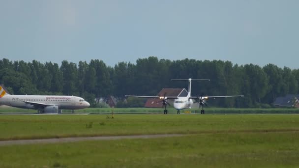 Amsterdam Netherlands July 2017 Airplane Flybe Takeoff Schiphol Airport Amsterdam — Wideo stockowe