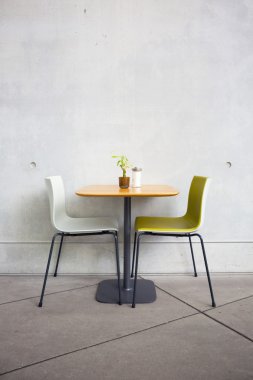 sandalye ve masa açık hava kafe