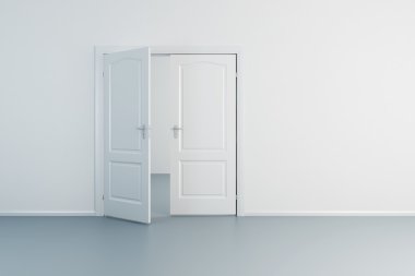 Boş beyaz oda ile açılan kapı