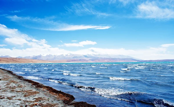 Il lago Rakshas Tal, paesaggio del Tibet — Foto Stock