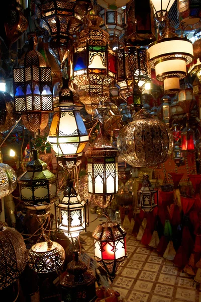 Lâmpadas árabes e lanternas — Fotografia de Stock