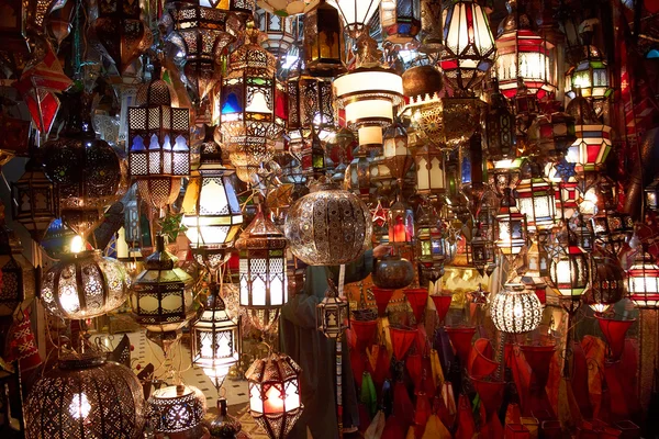 Арабські лампи і ліхтарі — стокове фото