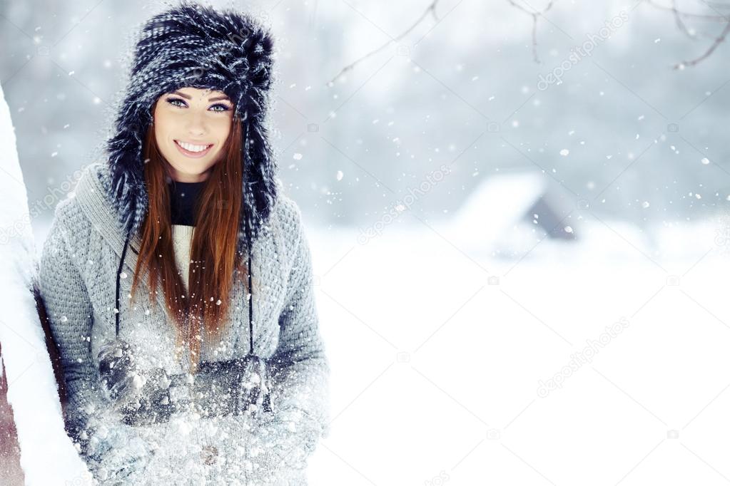 WInter woman portrait outdoor