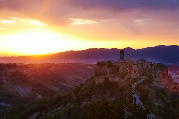 チヴィタ ・ ディ ・ バーニョレジオのパノラマ風景。ラツィオ州。イタリア. — ストック写真