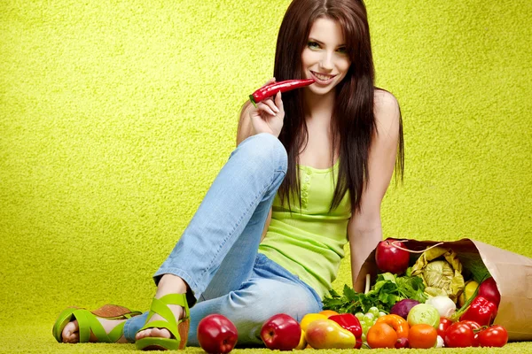 Shopping for fruits & veggies — Stock Photo, Image