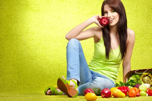 Compras de frutas e legumes — Fotografia de Stock