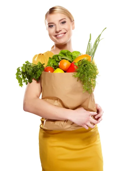 Nő a gazdaság egy táskányi egészséges élelmiszer. Vásárlás . — Stock Fotó