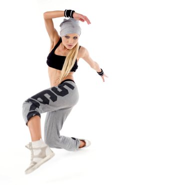 genç ve güzel dansçı stüdyoda poz