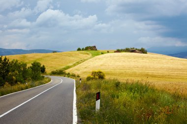 tipik peyzaj val d'orcia (Toskana, İtalya), yaz. Ro