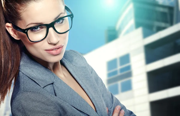 Attractive Real Estate Agent Woman — Stock Photo, Image