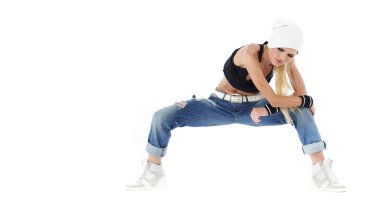 genç ve güzel dansçı stüdyoda poz