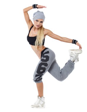 genç ve güzel dansçı stüdyoda poz