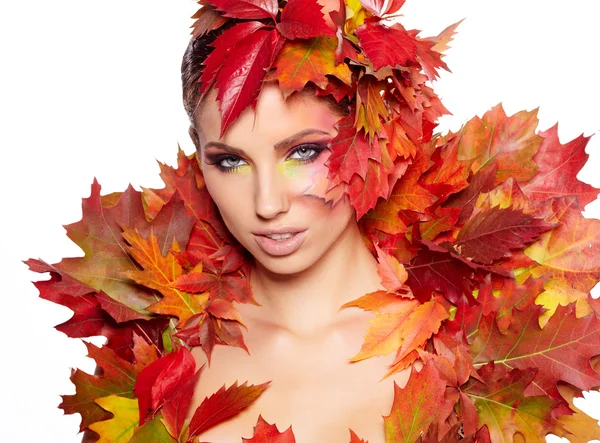 Frauenporträt im Herbst — Stockfoto