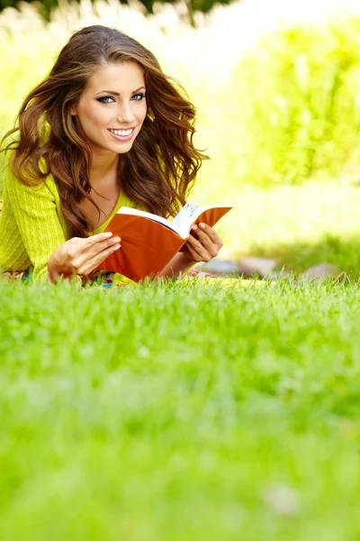 College student studying at campus — Stock Photo, Image