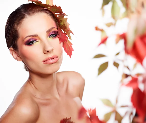 Mujer de otoño. Hermoso maquillaje creativo —  Fotos de Stock