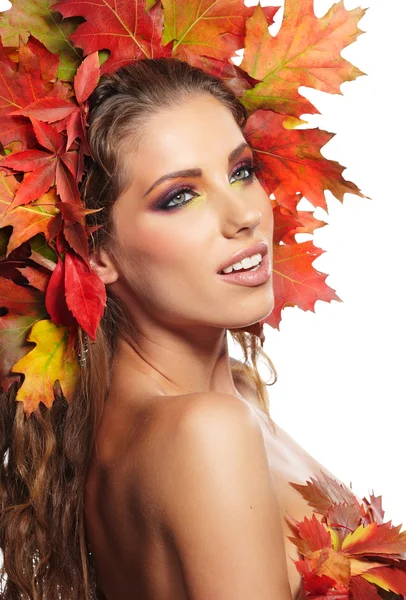 Yaratıcı makyaj ile sonbahar kadının portresi — Stok fotoğraf