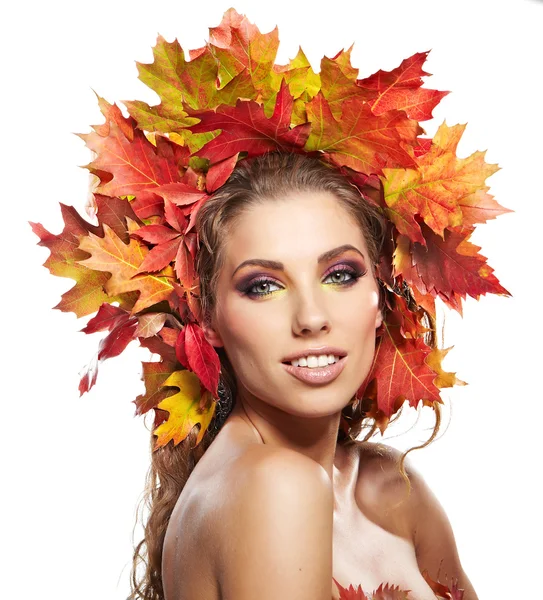 Mujer de otoño. Hermoso maquillaje creativo — Foto de Stock