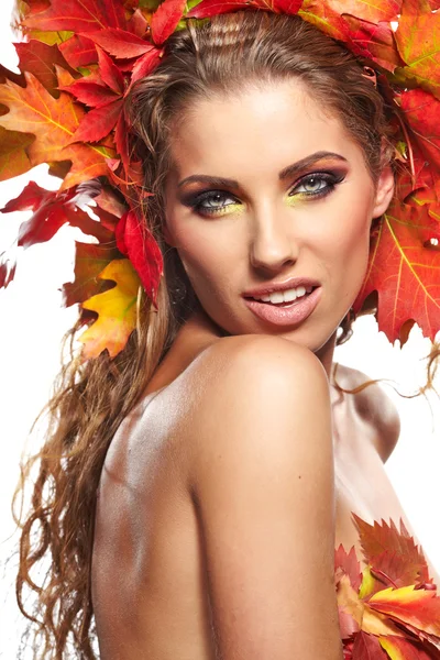 Mulher do Outono. Bela maquiagem criativa — Fotografia de Stock
