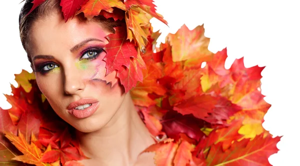 Kobieta jesień. piękny makijaż kreatywnych — Zdjęcie stockowe