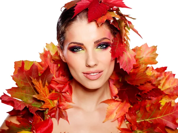 Herfst vrouw. mooie creatieve make-up — Stockfoto