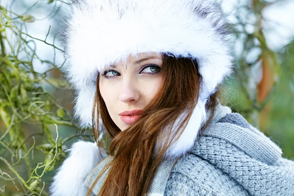 Femme d'hiver — Photo