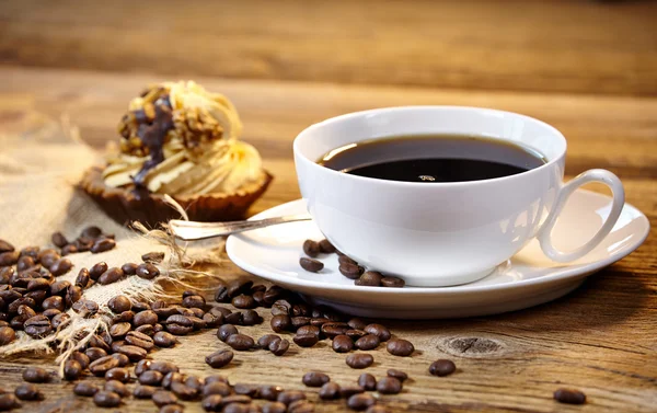 Cake and coffee — Stock Photo, Image