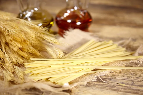 Uncooked dried Italian spaghetti — Stock Photo, Image
