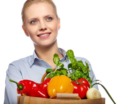 kadınla bir bakkal alışveriş çantası