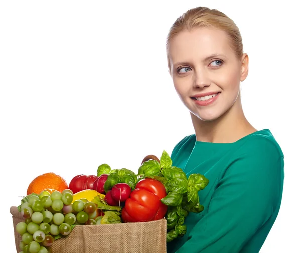 食料品の買い物袋を持つ女性 — ストック写真