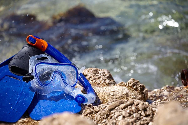 Masker, snorkel en vinnen voor het snorkelen — Stockfoto