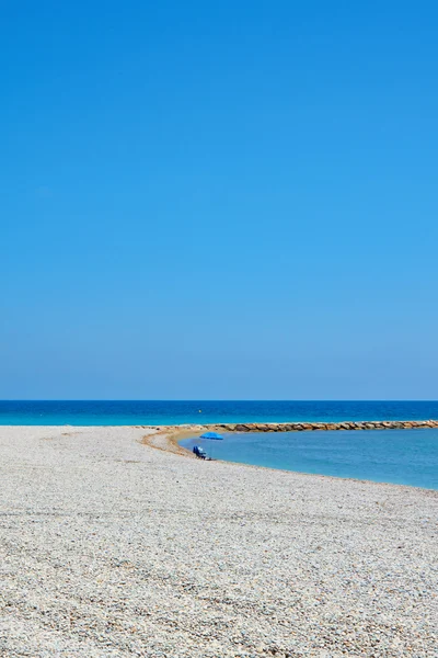 Strand mit weißem Sand — Stockfoto