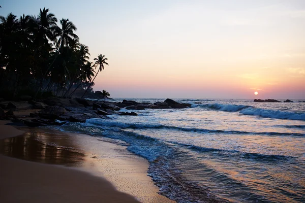 Puesta de sol sobre el mar — Foto de Stock