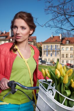 çiçekli bahar kadın