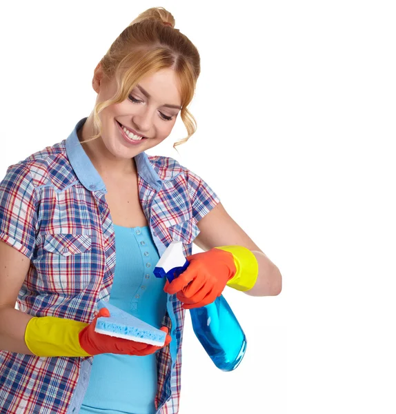 Junge Frau putzt — Stockfoto