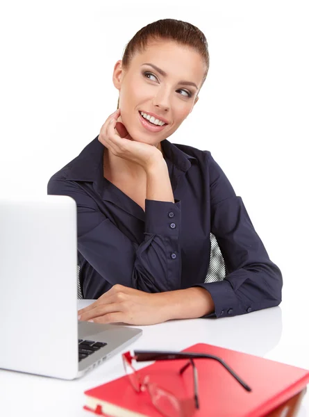 Mulher de negócios com um laptop — Fotografia de Stock