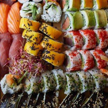 Doğum günü? Yeni yıl mı? Etkinliklerinin büyük suşi seti.